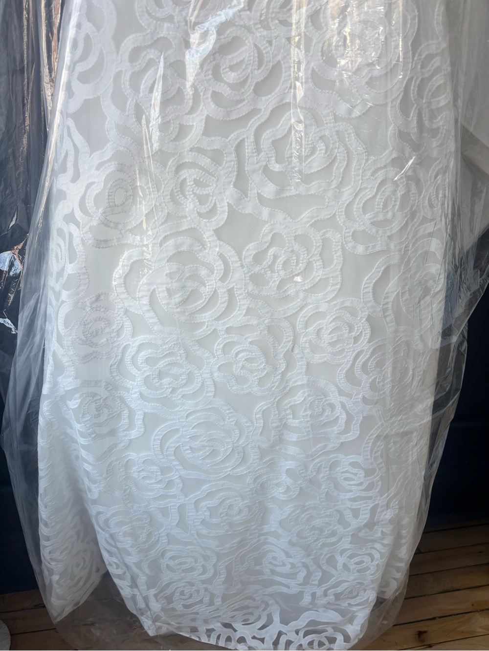Pronovias Louelle Strapless Floral Lace Wedding Gown – NWT - Picture 6 of 8